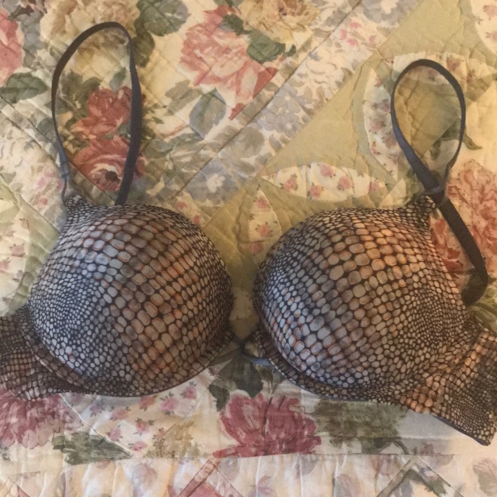 SOLD. Victoria Secret Sexy “Miraculous Plunge” Bra